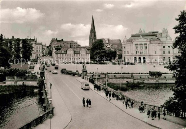 Schwerin Mecklenburg Alter Garten Brücke Kirche