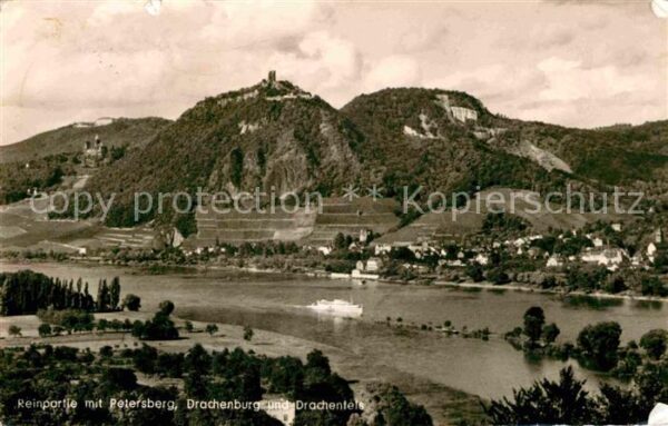 Petersberg Koenigswinter Drachenburg Drachenfels Rhein Schiff