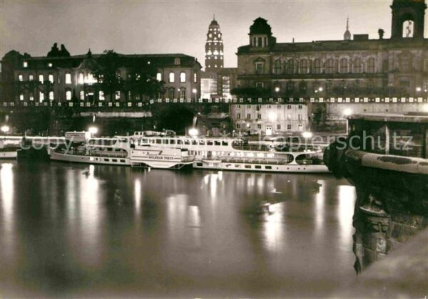 Motorschiffe Wilhelm Pieck Dresden Schiffsanlegestel