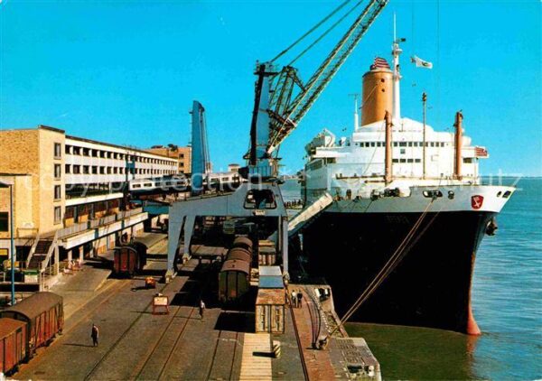 Schiffe Ships Navires Bremerhaven Columbus-Bahnhof