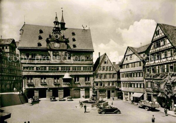 Tuebingen Universitätsstadt Marktplatz mit Rathau