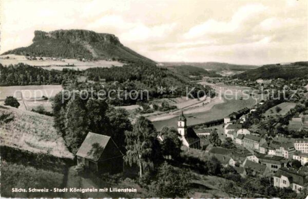 Koenigstein Saechsische Schweiz Panorama Elbtal mit Lilienstein Tafelbe
