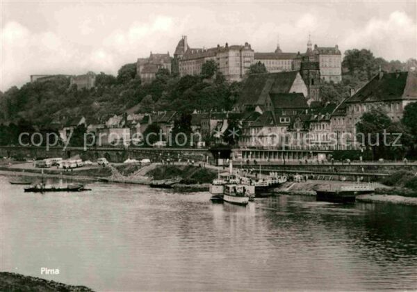 Pirna Partie an der Elbe Blick zum Schloss