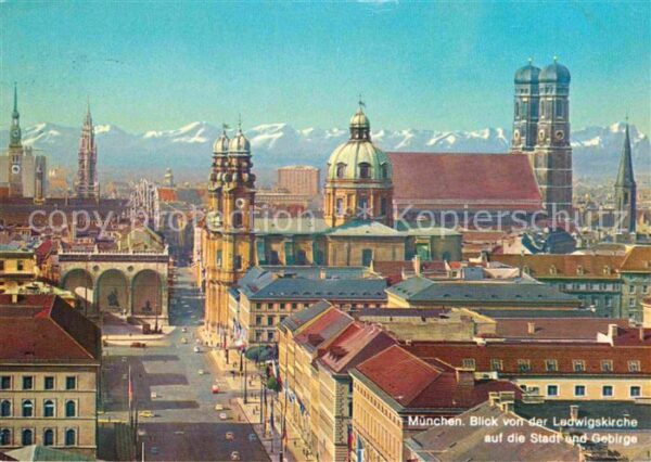 Muenchen Blick von der Ludwigskirche auf die Sta
