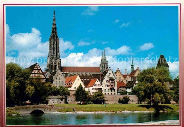 Ulm Donau Blick über die Donau zur Altstadt mit M