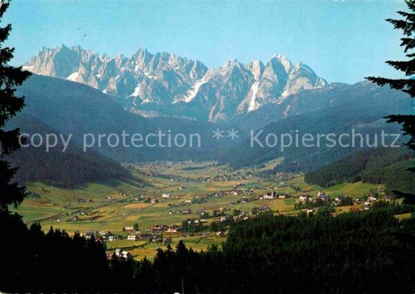 Gosau Oberoesterreich Gosautal mit Gosaukamm
