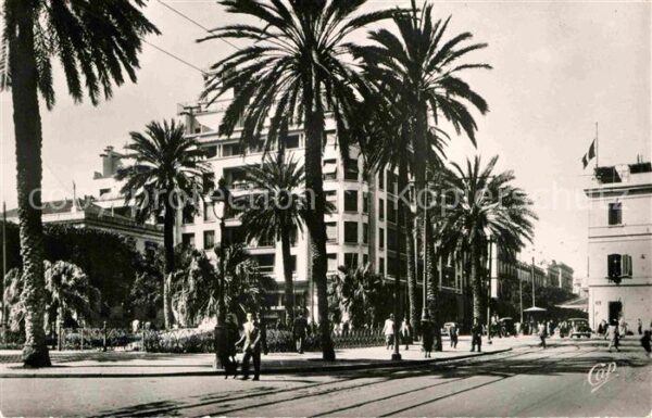 Tunis Place de l'Independance et la Nationale