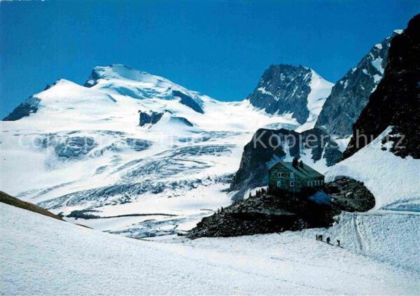 Britanniahuette Berghaus mit Strahlhorn Adlerpass Rimpf