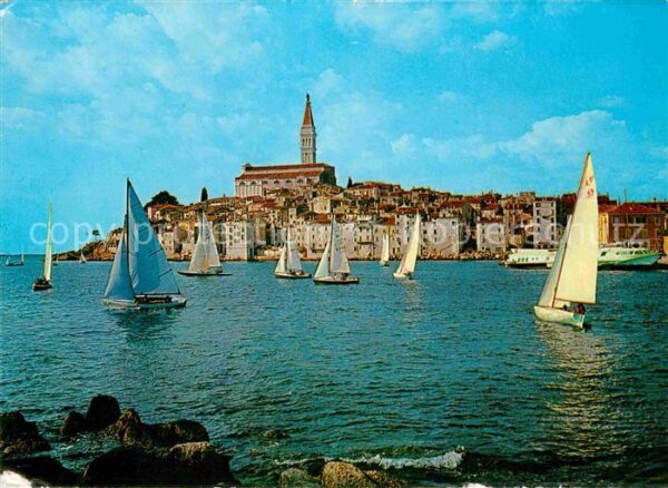 Rovinj Istrien Ansicht vom Meer aus Segelboote Kirche