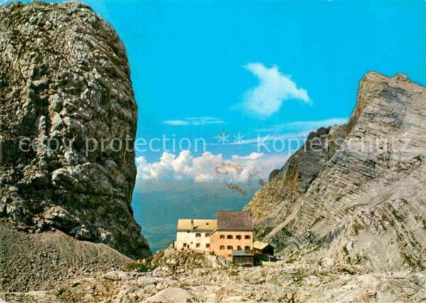 Riemannhaus im Steinernen Meer mit Sommerstein und