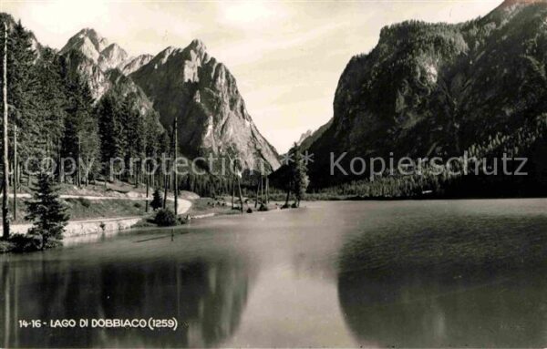 Toblach Suedtirol Lago di Dobbiaco Toblachersee Alpen
