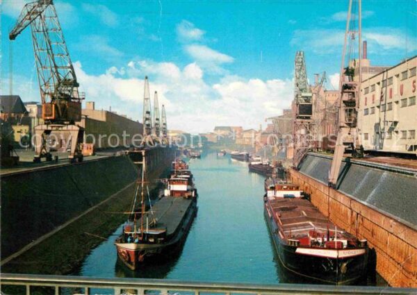 Neuss Hafen Frachtkahn Schiffskran