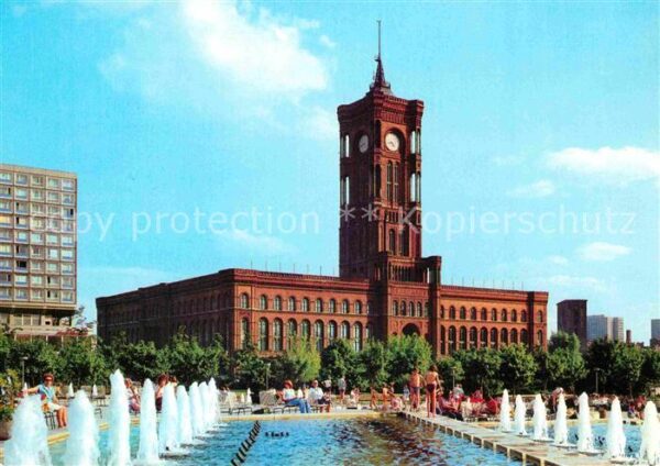 Berlin Rotes Rathaus Brunnen