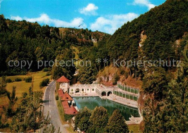 Pottenstein Oberfranken Felsenschwimmbad