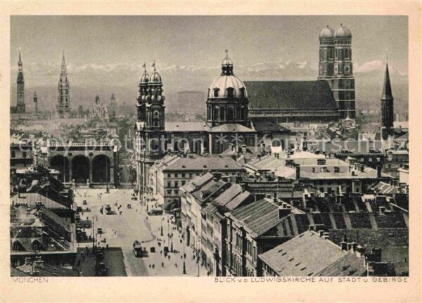 Muenchen Blick von der Ludwigskirche auf Stadt u