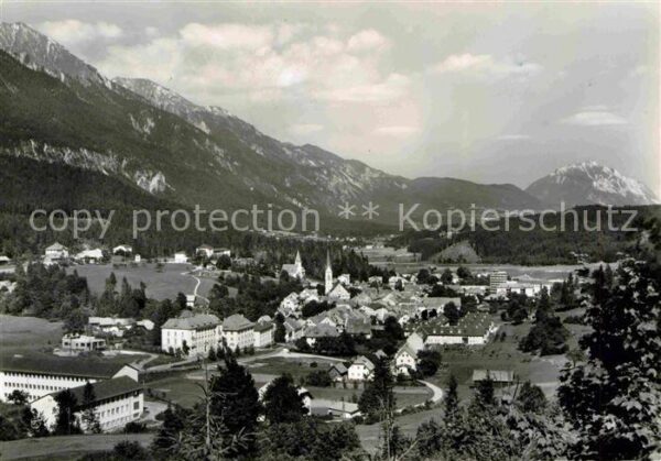Hermagor Kaernten Panorama Gailtal mit Dobratsch Gailtale