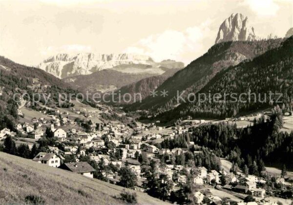 Ortisei St Ulrich Panorama Blick zum Langkofel Dolomiten