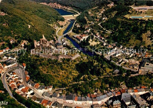 Vianden Vue generale et le chateau vue aerienne