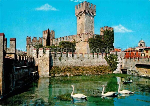Sirmione Lago di Garda Castello Schloss Gardasee Schwäne