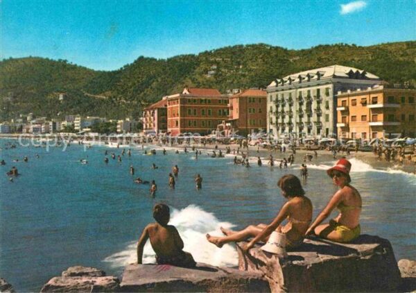 Laigueglia  Scorcio panoramico dal molo Spiaggia