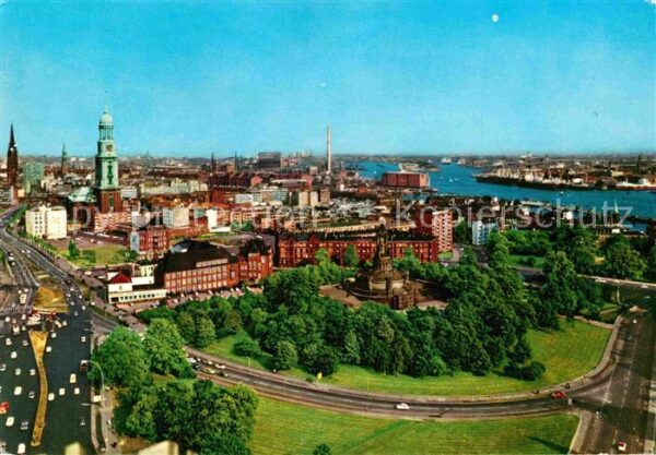 Hamburg Panorama mit Hafen