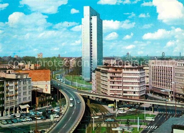 Duesseldorf Blick zur neuen Hochstrasse