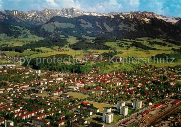 Sonthofen Oberallgaeu mit Daumengruppe Nebelhorn Entschenkopf