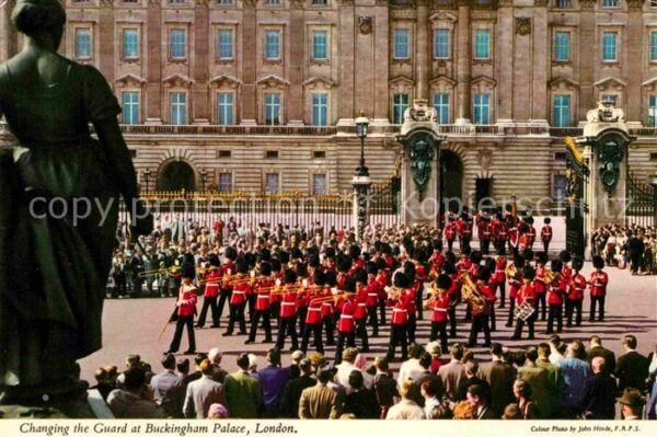 Leibgarde Wache Changing the Guard Buckingham Palace Lo