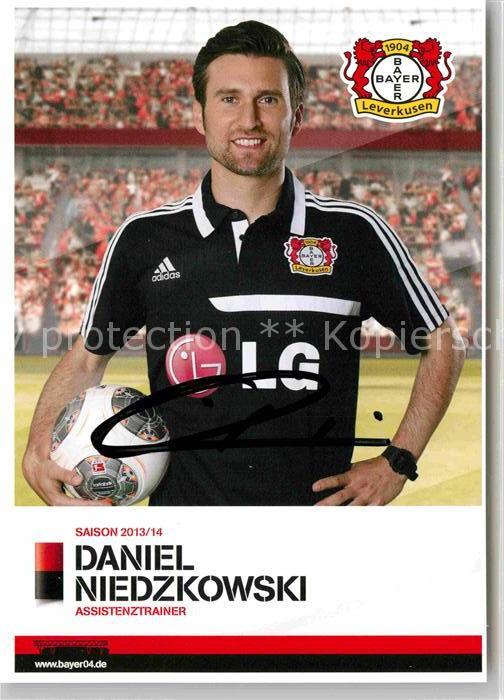 Fussball Bayer 04 Leverkusen Daniel Niedzkowski