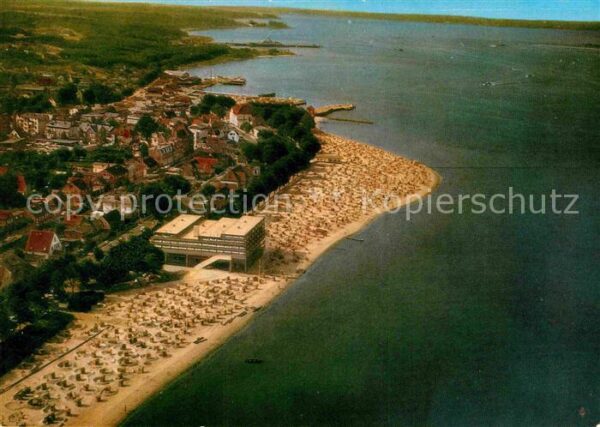 Laboe Strand mit Meerwasser Hallenbad Flieger