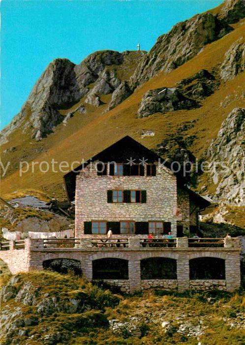 Graen Tirol Pfrontner Hütte mit Aggenstein