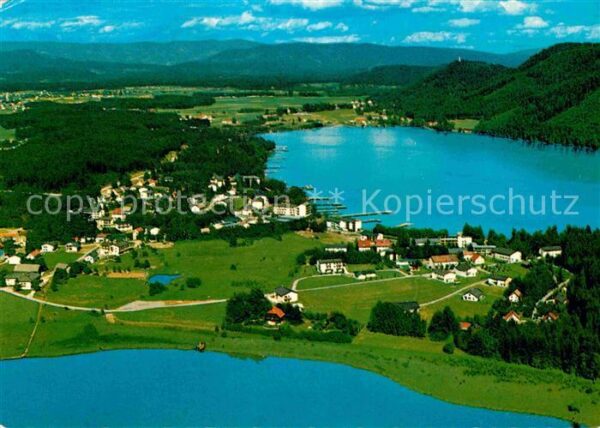 Seelach Klopeinersee Erholungsort mit Kleinsee im Hintergrun