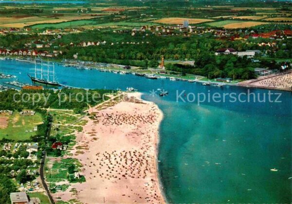Travemuende Ostseebad Blick auf den Priwall Badestrand und di
