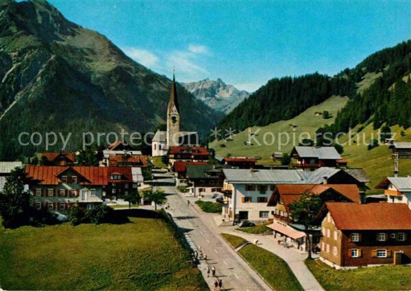 Mittelberg Kleinwalsertal Ortsansicht mit Kirche Bärenkopf Heiter