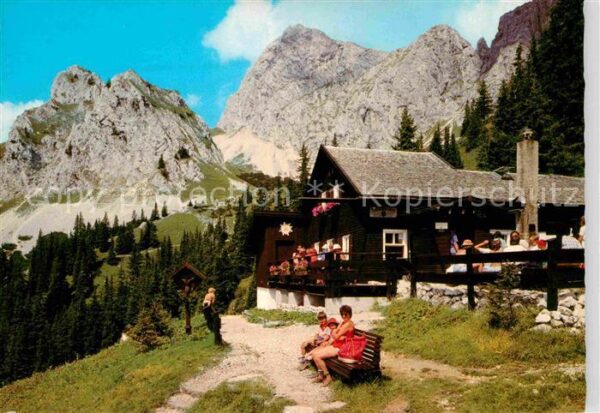 Tannheimer Huette mit Hochwiesler Rote Flüh und Gimpel Al