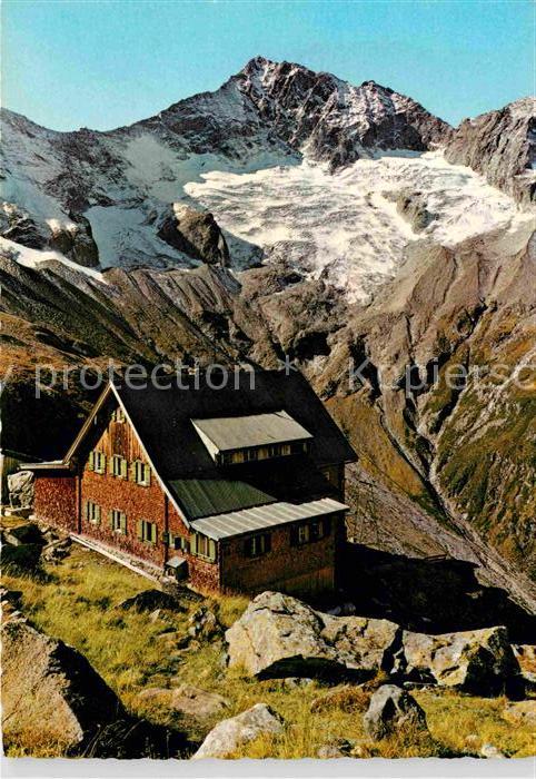 Kasseler Huette in der Stillupp Zillertal mit Grossem L