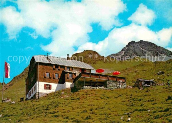 Edelhuette mit Ahornspitze Zillertaler Alpen