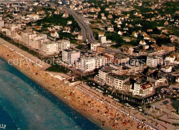 Sint-Idesbald Strand en Zeedijk Plage et la digue vue