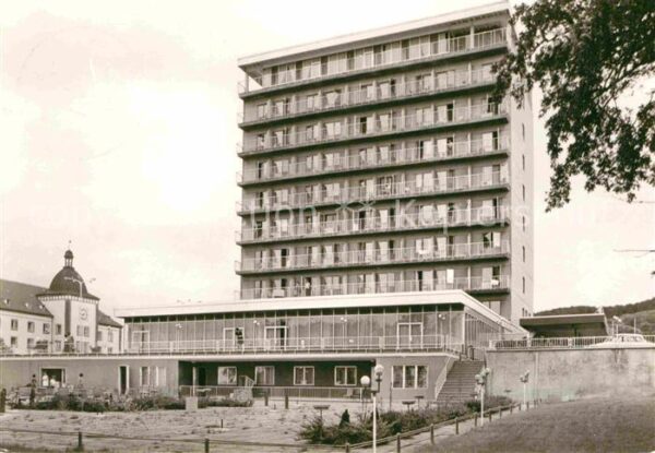 Sassnitz Ostseebad Ruegen modernes Gebäude