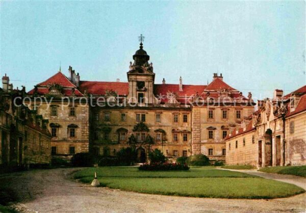 Valtice Schloss Ehrenhof