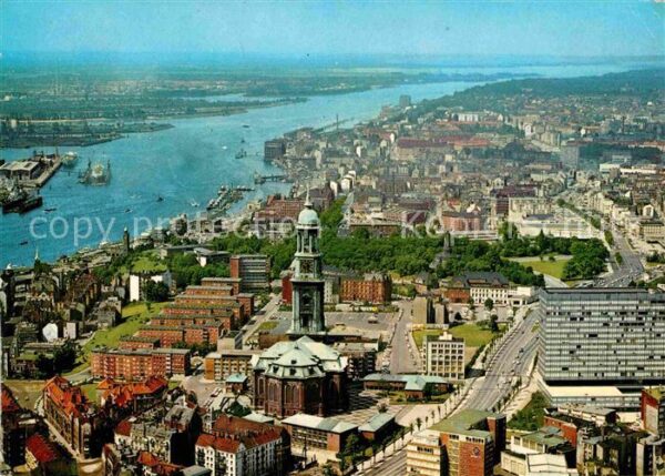 Hamburg Fliegeraufnahme mit Michaelsikirche und