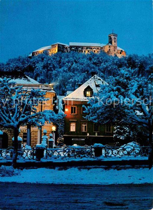 Ljubljana Partie am Fluss mit Burg Winter