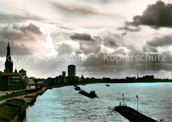 Duesseldorf Rheinfront