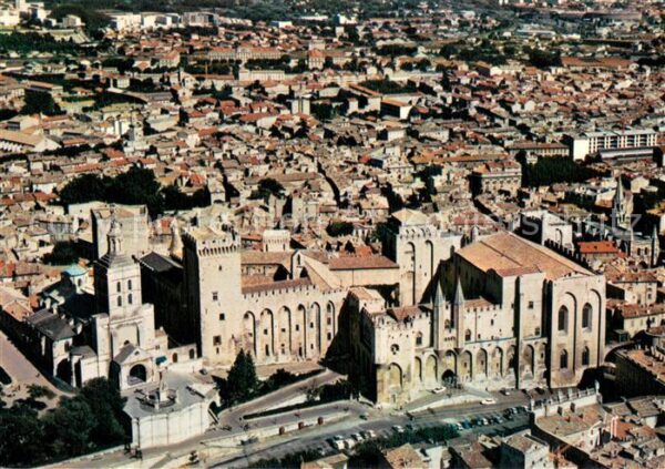 Avignon Vaucluse Le Palais des Papes Cathedrale ND des D