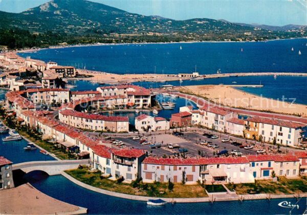 Port Grimaud Cite lacustre realisee par la Societe E