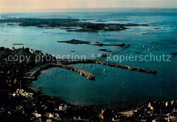 Roscoff Le port et l Ile de Batz vue aérienne