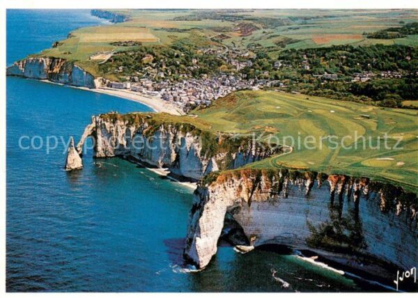 Les Falaises d Etretat La Manneporte Aiguille et la Porte d Av
