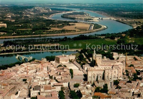Avignon Vaucluse Le Palais des Papes et le Rhone Vue aer
