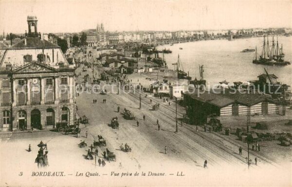 Bordeaux 33 Les quais vue prise de la douane