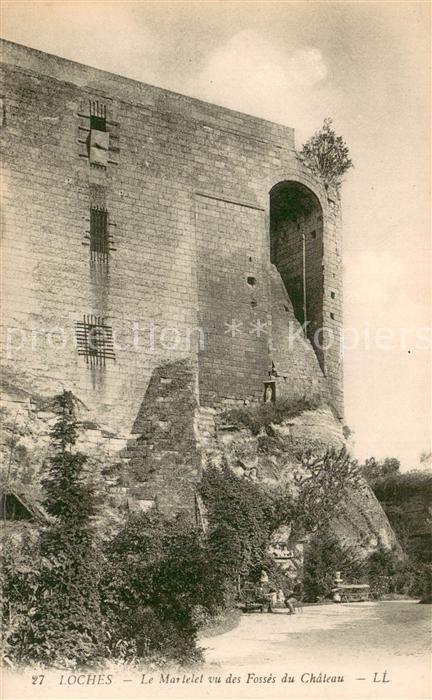 Loches 37 Le Martelet vu des fossés du châtau
